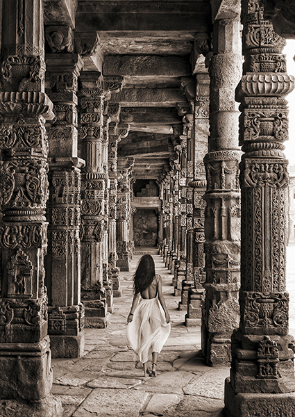 obra At the Temple, India (BW)